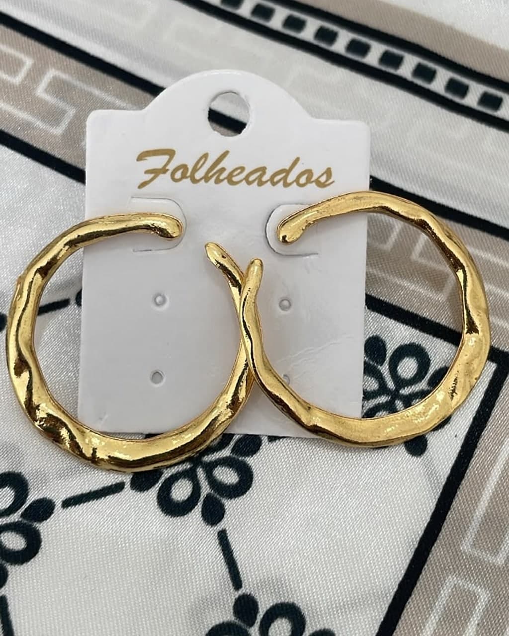 Brinco Dourado Argola Martelada
