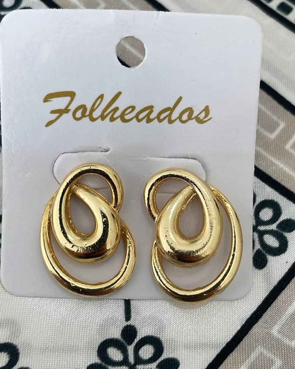 Brinco Dourado Argola Oval Torcida