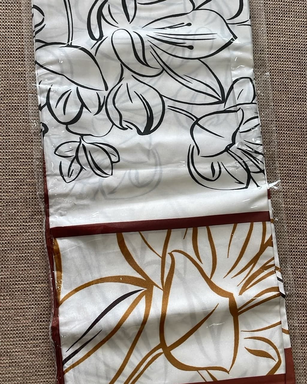 Lenço Floral Dourado