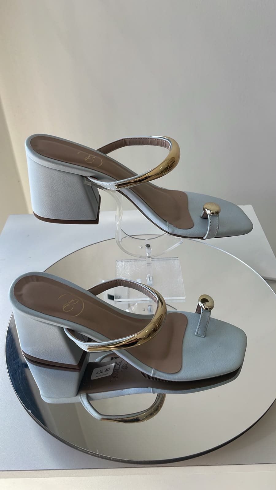 Mule Azul Serenity Salto Bloco com Detalhe Dourado