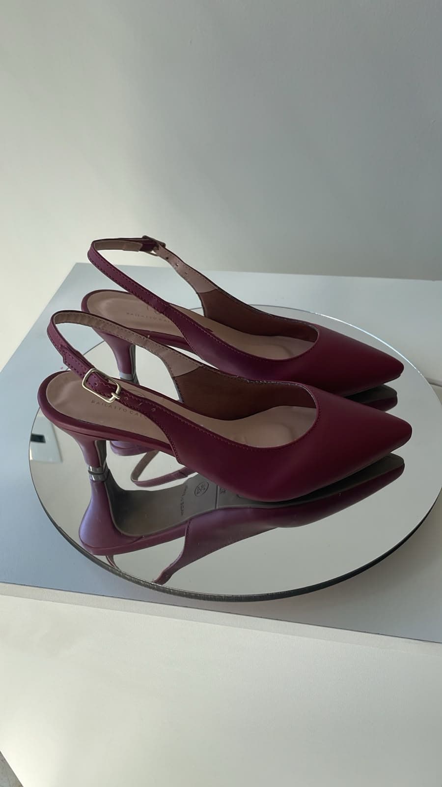 Scarpin Slingback Vinho Bico Fino